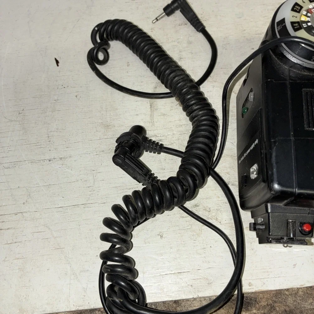 Vintage Vivitar 200m Thyristor 285 Vari-Power Flash Untested Needs Cleaned